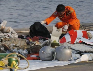 Εντόπισαν το «μαύρο κουτί» του Boeing της Lion Air που συνετρίβη με 189 επιβάτες